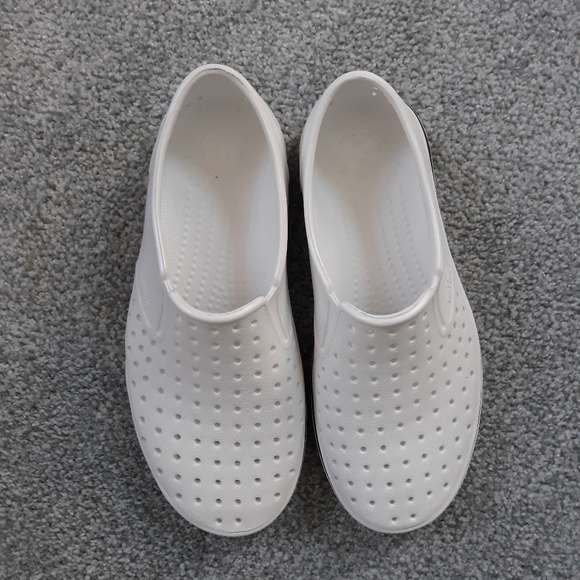 NWOT Native Shoes size 6 - Picture 2 of 6